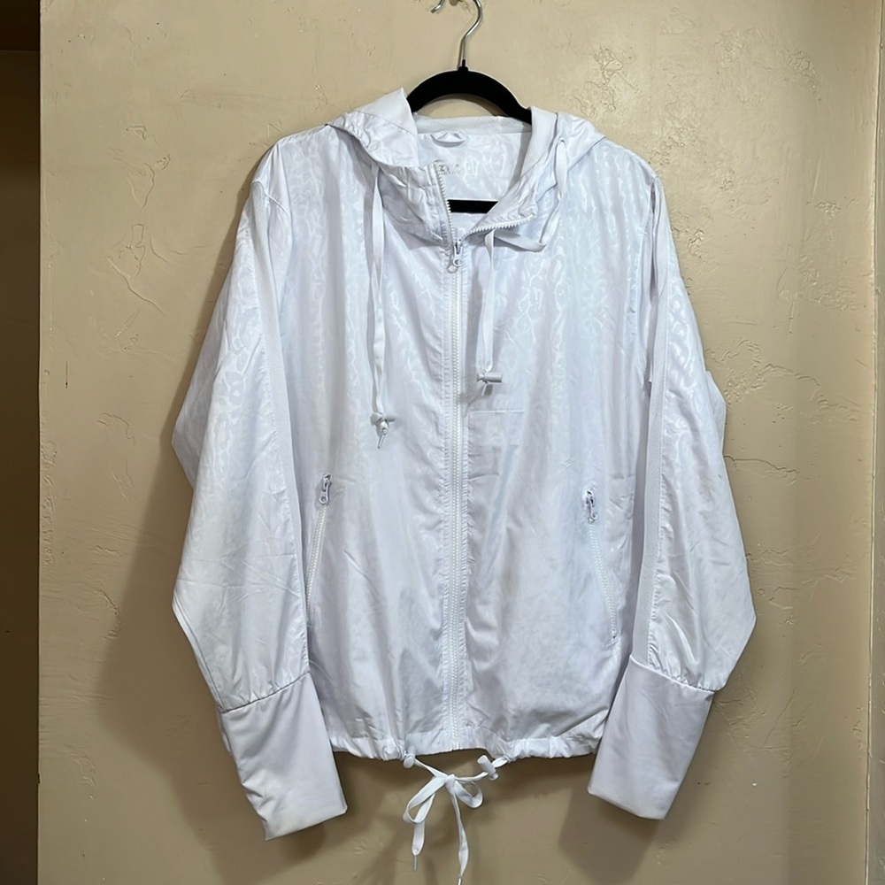 ZYIA Active White Windbreaker Workout Hooded Jacket Layering Transitional Sz XL